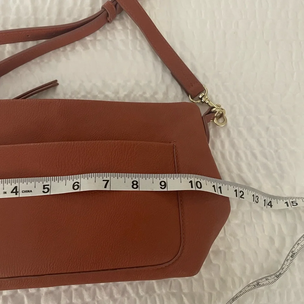 Universal Thread Crossbody Bag Deep Orange w/Adjustable Strap & Gold Details, OS
